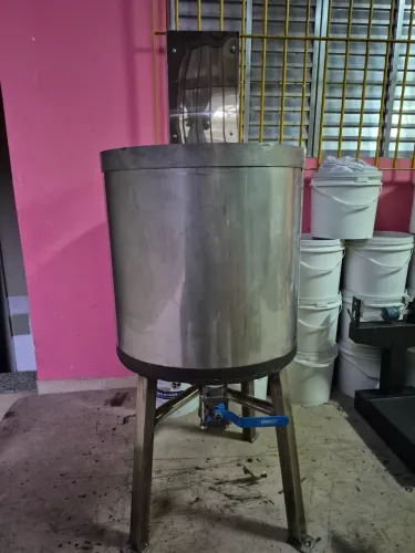Máquina para fabricação de tintas