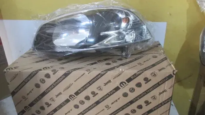 Farol Fiat Palio 2008 A 2012 1.8r (cara De Rato) Fume Novo