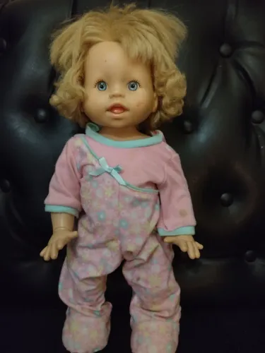 Boneca antiga linda funcionando