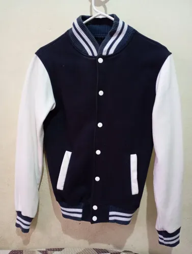 VENDO JAQUETA TANHO " P "