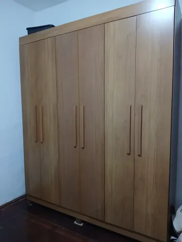 Guarda roupa com apenas 3 meses de uso