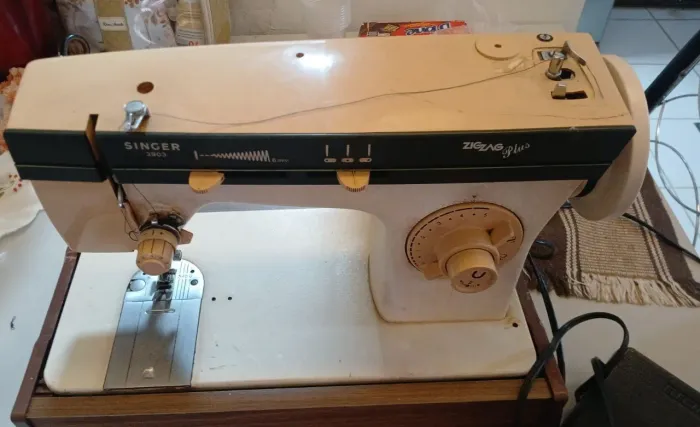 Máquina de costura Singer
