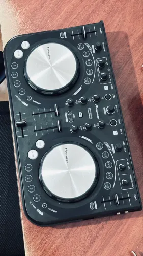 Controladora DDJ WeGo Pioneer em excelente estado.