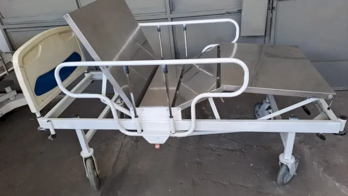 Cama hospitalar 2 manivelas 