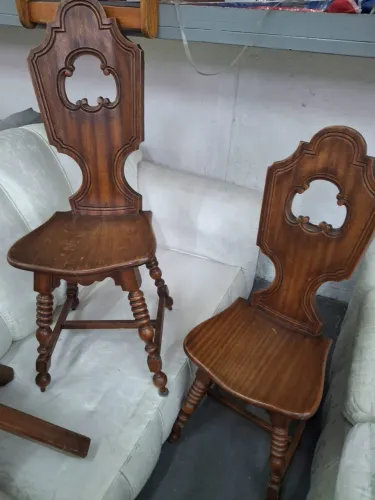 2 cadeiras antiga de madeira