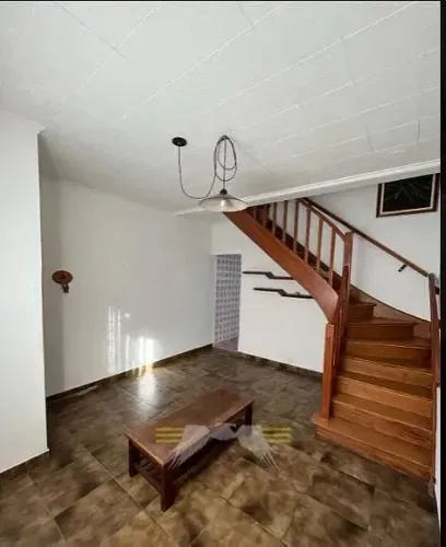 Sobrado em Vila a 500m do Metrô! 70m² e 2 Dormitórios Amplos!