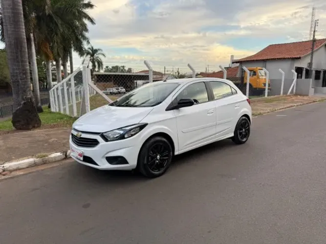 Chevrolet Onix Hatch LT 1.4 8V Flex Mec. 4P 2018