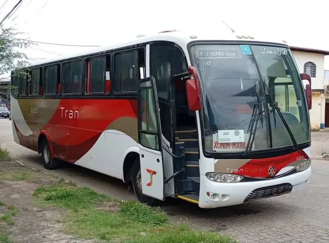 Mercedes Benz 1722 49 lugares 