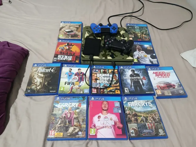 PLAYSTATION 4 COM 12 JOGOS MIDIA FÍSICA COM 2 MANETES