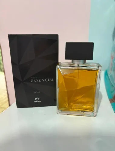 Perfume Natura Essencial, novo.