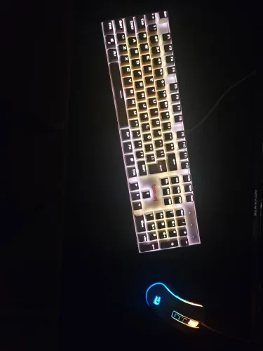 Teclado Redragon mitra lunar white + mouse redragon cobra M711 Lunar white