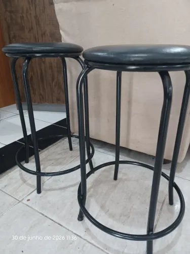 2 Banquetas Estofada