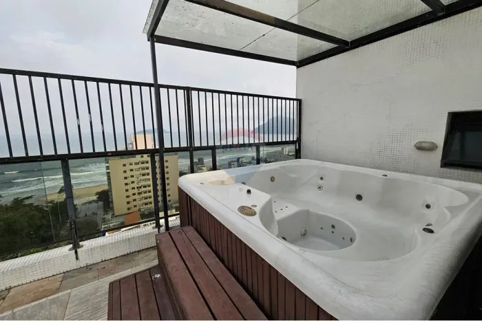 Cobertura à venda Guarujá - Duplex - 3 dormitórios vista para o mar - Tombo