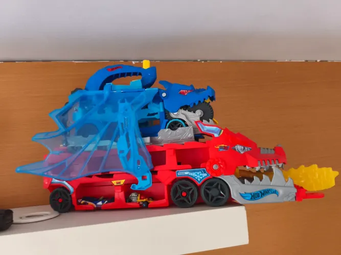 Pista hot Wheels super trailer do dragão 