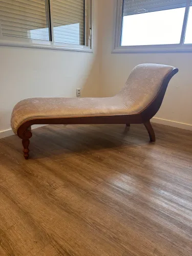 Chaise Longue / Divã Clássico em Madeira - 1,50 m - Excelente Estado