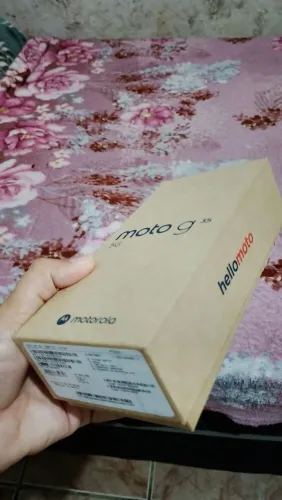 Vendo moto g35 novo 5g com 3 meses de uso tenho a nota fiscal 
