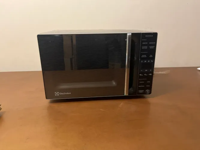 Micro-ondas Electrolux ME23S 23L 220V