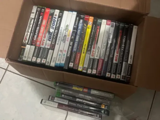 Lote 30 jogos ps2 e entre outros