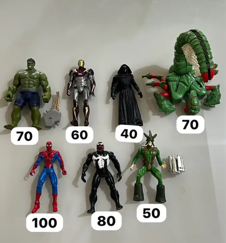 Bonecos marvel