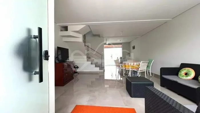 Casa geminada à venda, 3 quartos, 1 suíte, 2 vagas, Santa Rosa - Belo Horizonte/MG