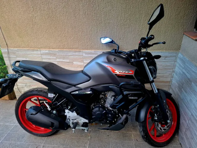 Fazer FZ15 2025