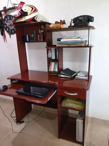 Escrivaninha para estudos