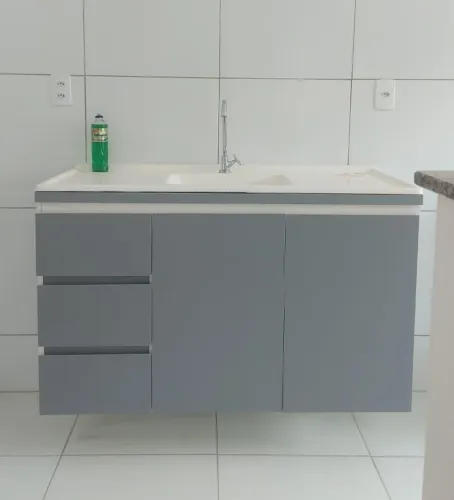 Vendo armário de pia de Mdf.Nao faço entrega.
