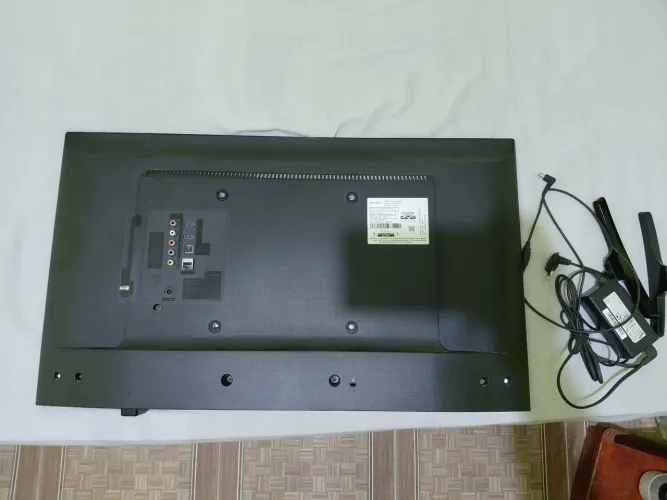 Vendo TV de 32 polegadas usada, sem controle remoto