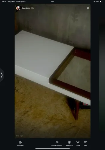 Mesa de centro, em madeira maciça. Nova!
