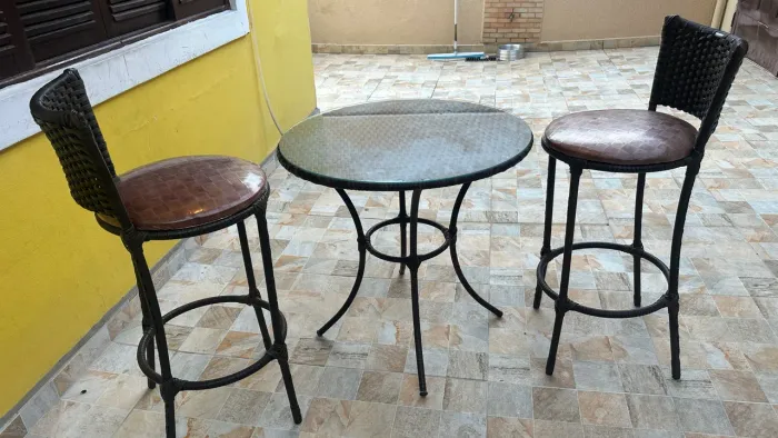 Espreguiçadeira piscina mesa chese
