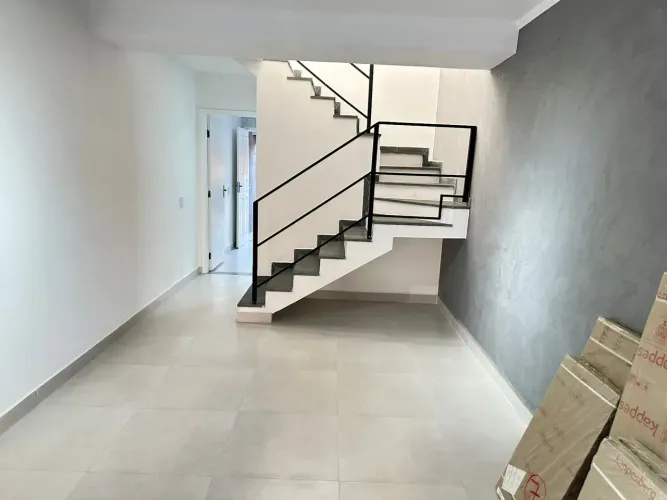 Casa a venda com 2 quartos - Bairro Granja Viana - Cotia - SP