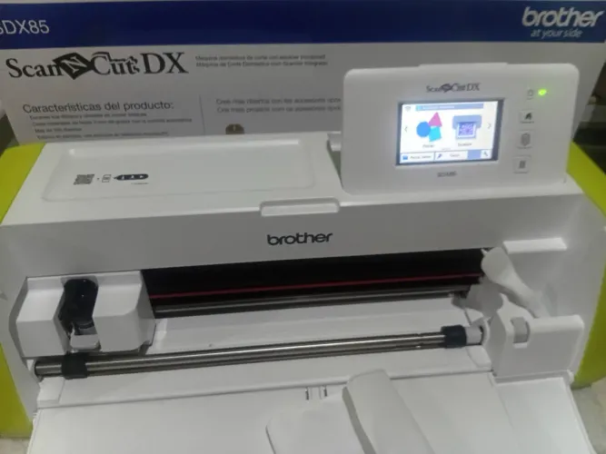 Máquina de corte Brother ScanNcut SDX85 127v