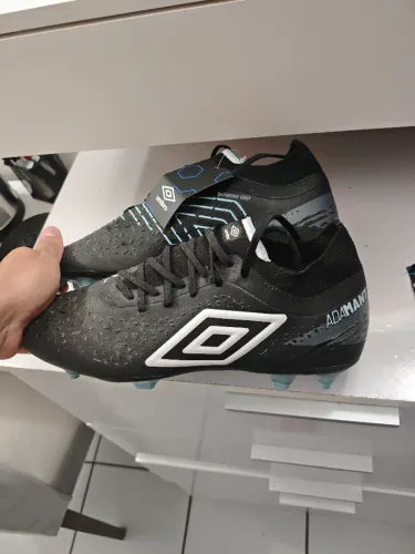 Chuteira umbro Adamant Pro
