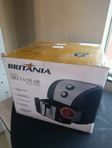 Fritadeira Air Fryer Britânia BAF90A 9L 2000W Antiaderente Redstone 220v