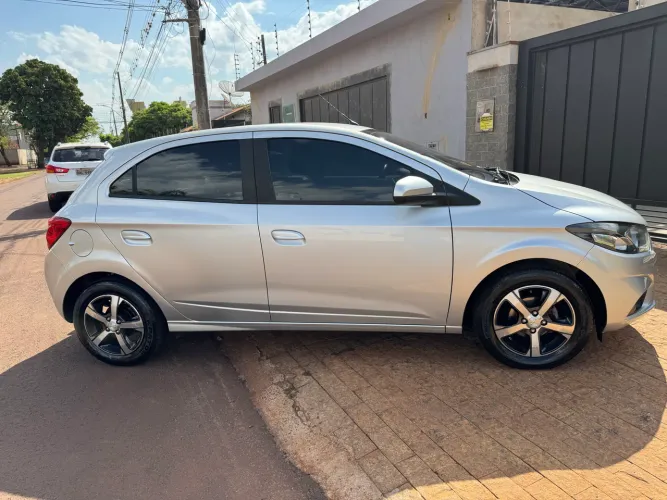 Chevrolet Onix Hatch LTZ 1.4 8V Flex Mec. 4P 2017