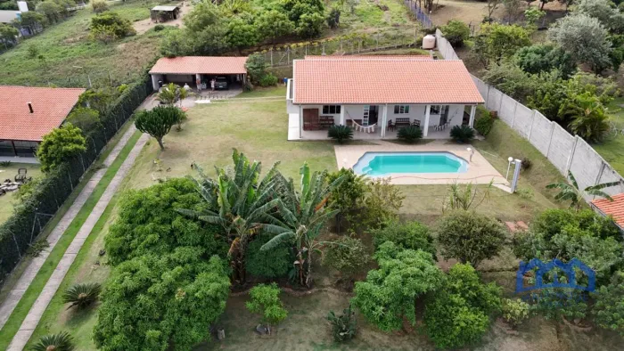 Chácara com 4 Quartos e 3 banheiros à Venda, 2.500 m² por R$ 1.600.000 Cód. ch2214