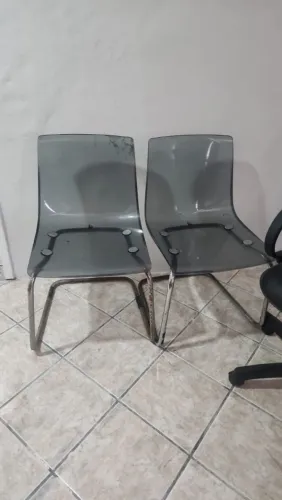 Par de Cadeiras em Acrílico - Estilo Moderno