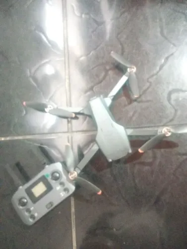 Drone L600 pro Max com gimbal de 3 eixos.