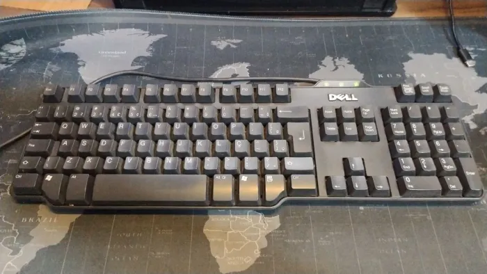 TECLADO DELL USADO NO ESTADO - Sem os Pés retráteis