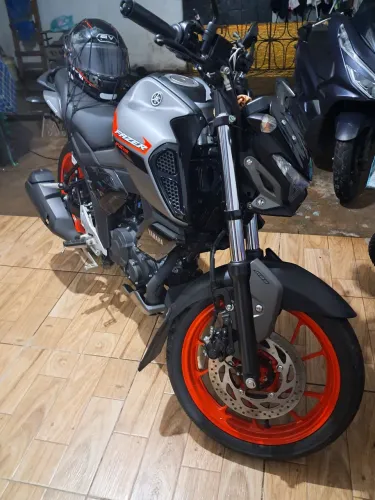 Moto seminova