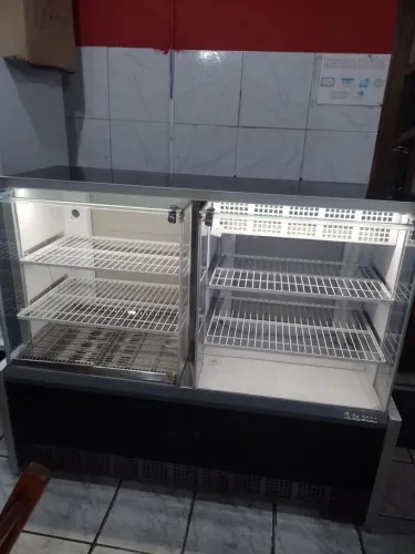 Balcão vitrine para alimentos com partes Fria/Quente