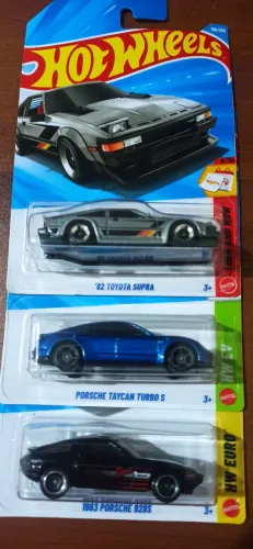 Hot Wheels Porsche e Toyota Supra