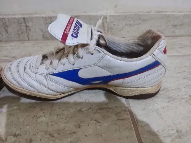 Chuteira original Mizuno futsal usada