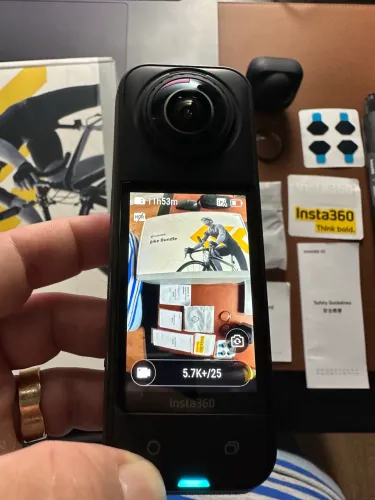 Câmera de ação Insta 360 X5 a prova d?água com acessórios