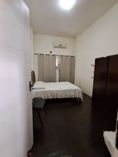 Aluga-se quarto 