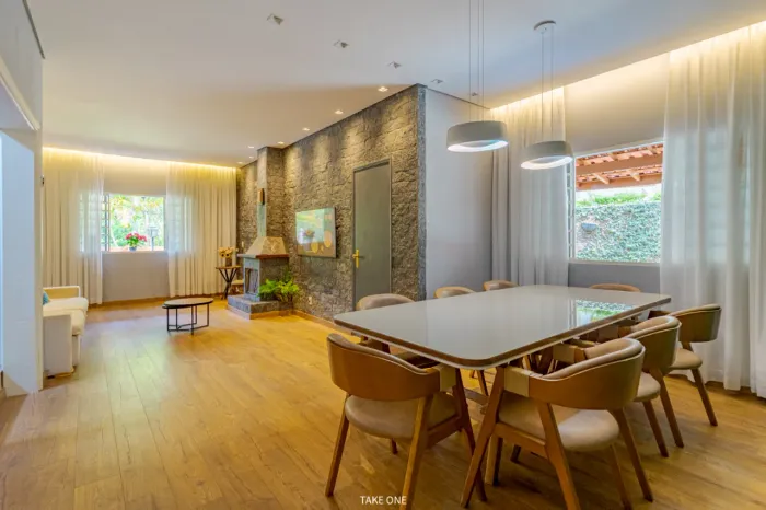 Casa no condomínio Colinas Do Ermitage para venda com 3 quartos, sendo 1 suíte, 347m²