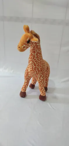 Pelúcia de girafa realista 60cm