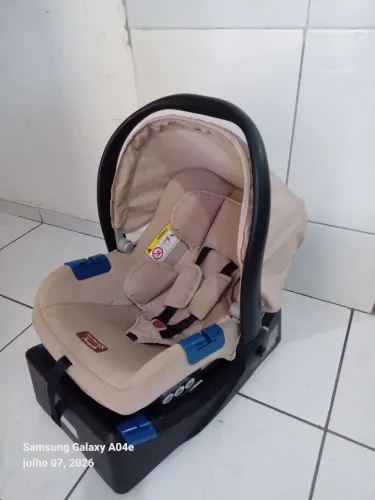 Bebê conforto burigotto com base unissex