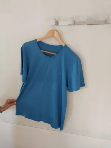 1 camiseta azul claro dri-fit original, grande, usada