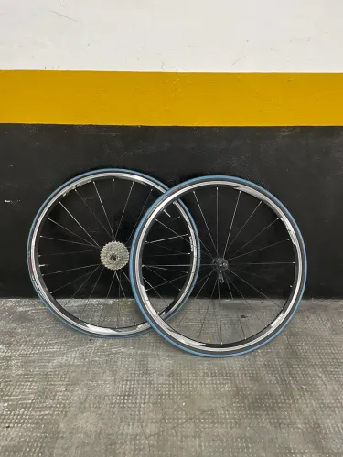 Roda de Bicicleta Shimano WH RS100 Rim Brake